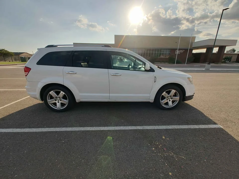 2009 Dodge Journey - Image 2 of 10