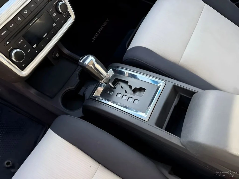 2009 Dodge Journey - Image 15 of 21