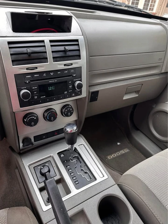 2009 Dodge Nitro - Image 10 of 11
