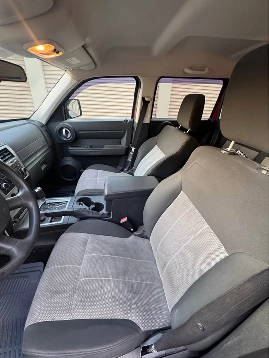 2009 Dodge Nitro - Image 8 of 11