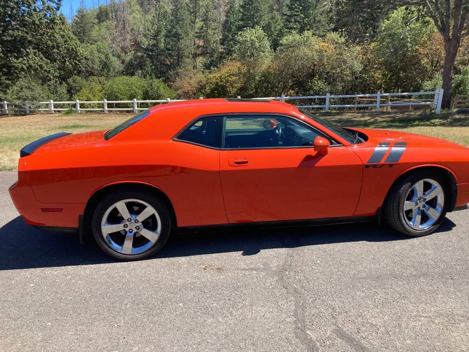 2009 Dodge Challenger 3rd Gen - Image 9 of 11