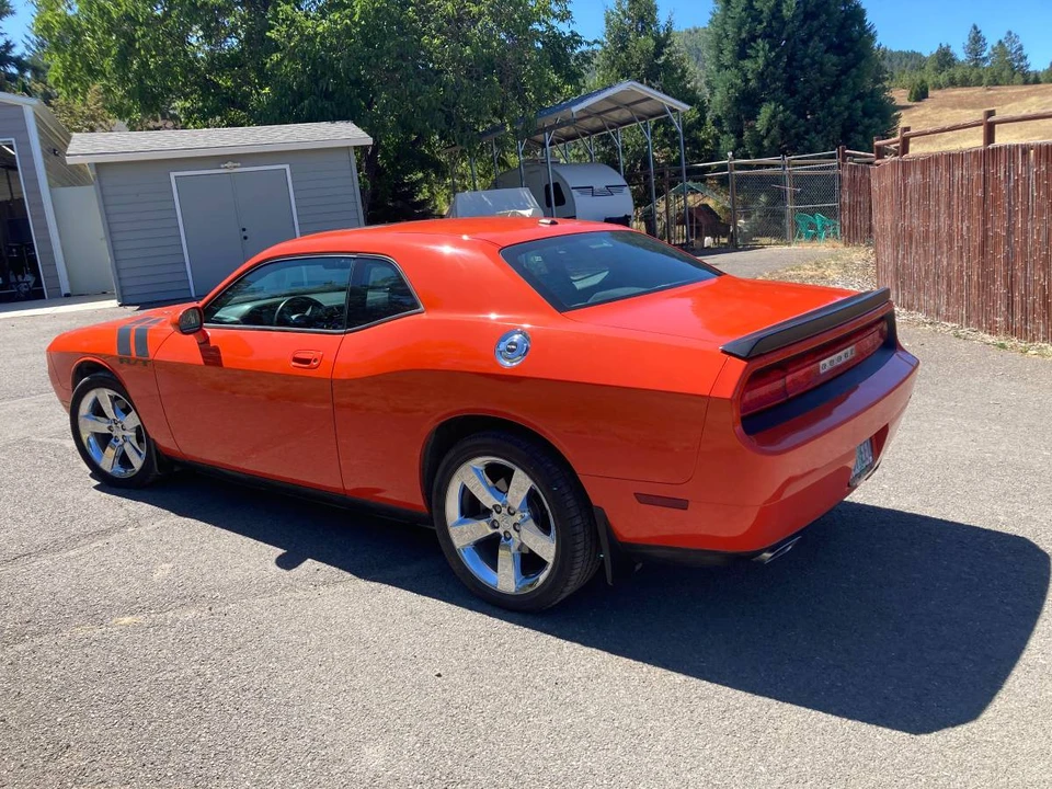 2009 Dodge Challenger 3rd Gen - Image 6 of 11