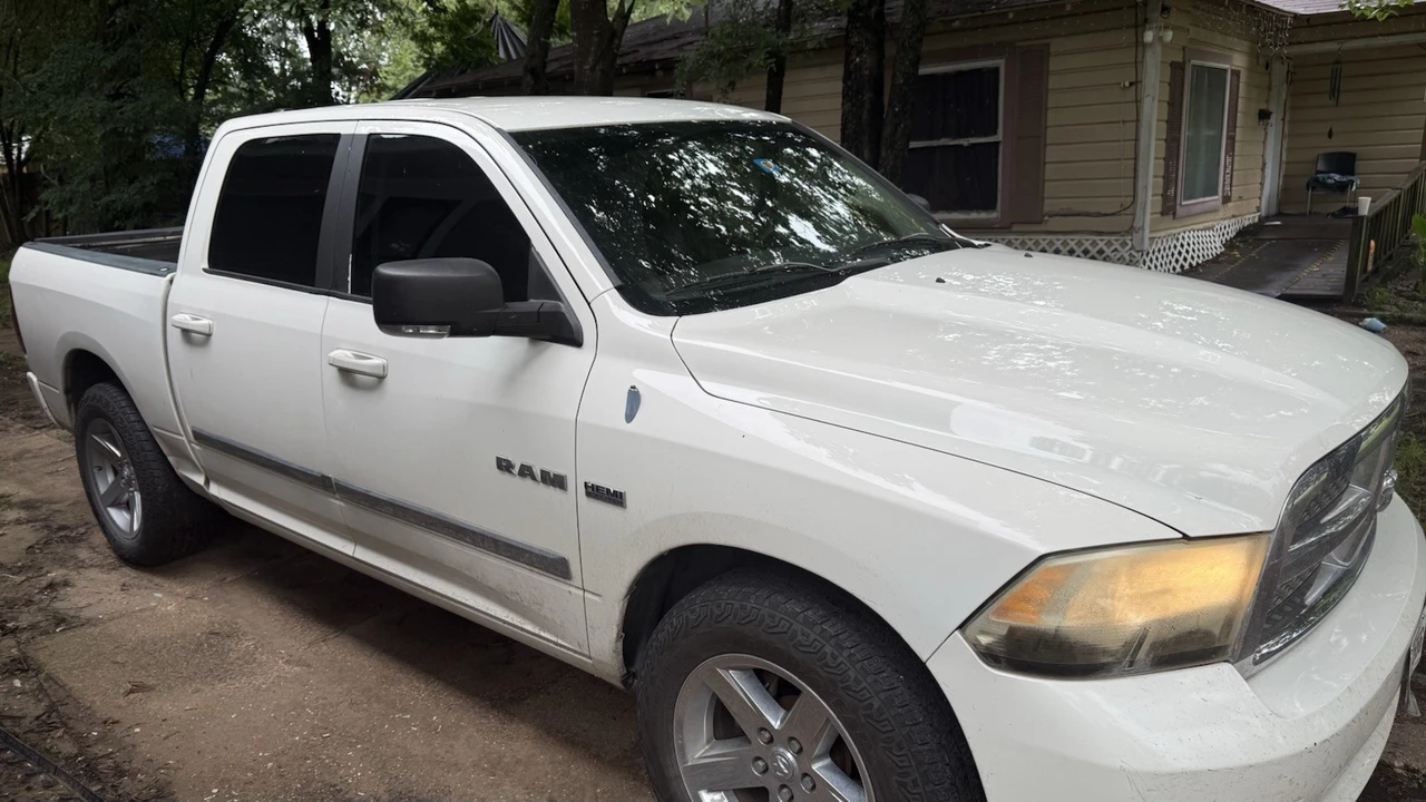 2009 Dodge Ram 4th Gen - Image 2 of 7