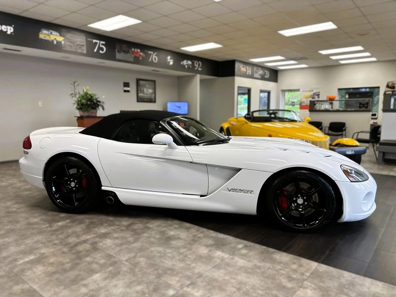 2009 Dodge Viper 4th Gen - Image 3 of 17