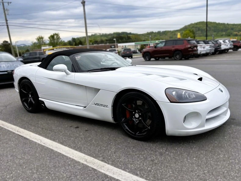 2009 Dodge Viper 4th Gen - Image 2 of 17