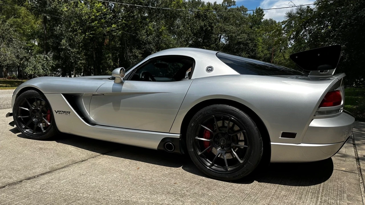 2009 Dodge Viper 4th Gen - Image 2 of 10