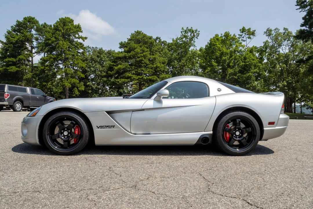 2009 Dodge Viper 4th Gen - Image 2 of 31