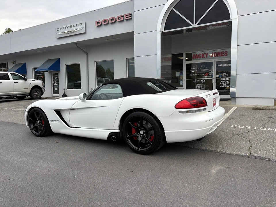 2009 Dodge Viper 4th Gen - Image 2 of 18
