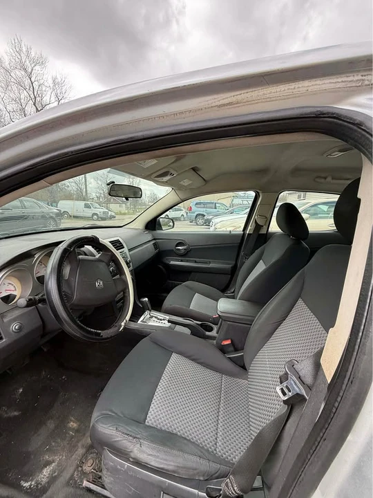 2009 Dodge Avenger Sedan - Image 4 of 6