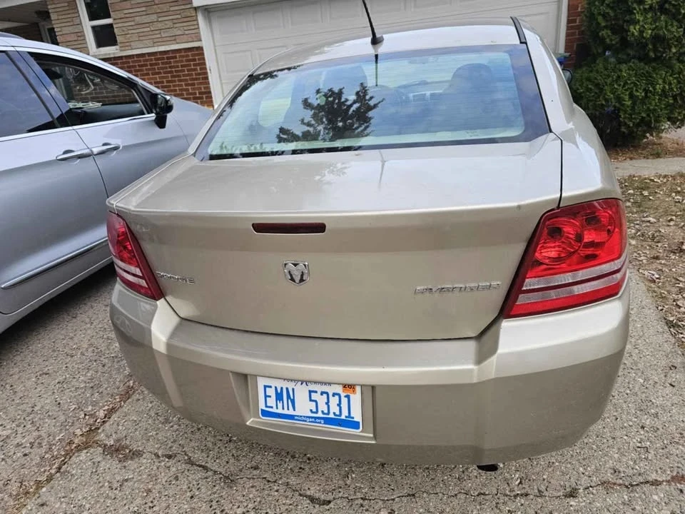 2009 Dodge Avenger Sedan - Image 9 of 10