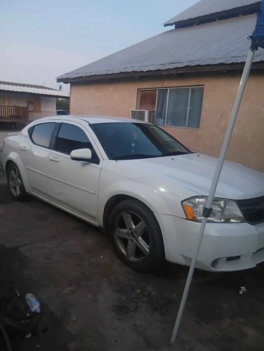 2009 Dodge Avenger Sedan - Image 2 of 4