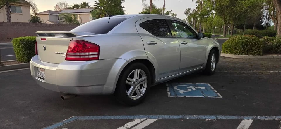 2009 Dodge Avenger Sedan - Image 5 of 18