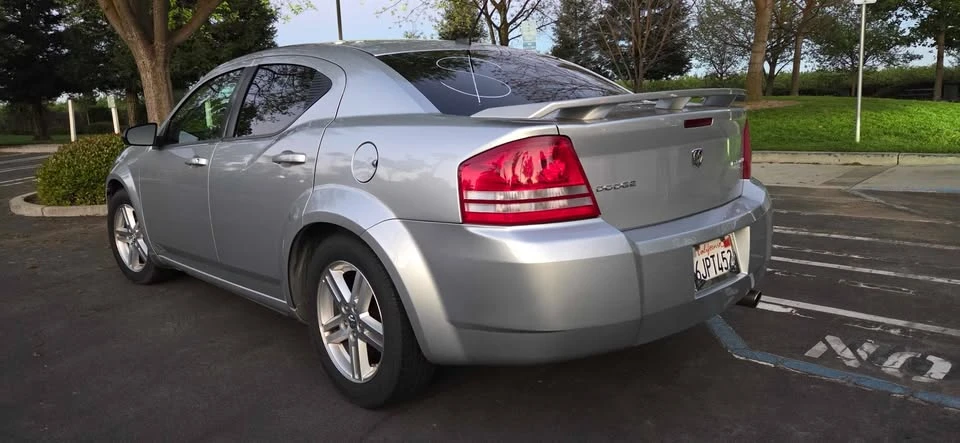 2009 Dodge Avenger Sedan - Image 7 of 18