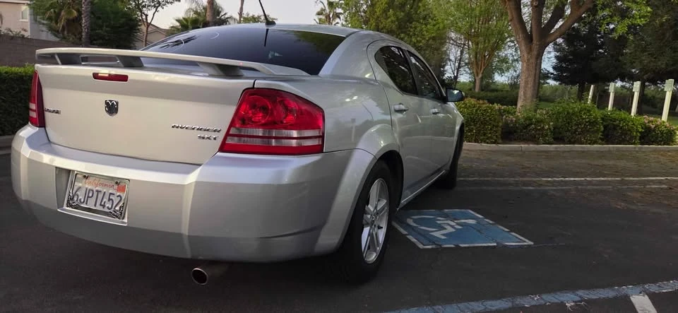2009 Dodge Avenger Sedan - Image 6 of 18