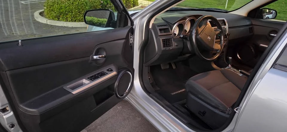 2009 Dodge Avenger Sedan - Image 9 of 18