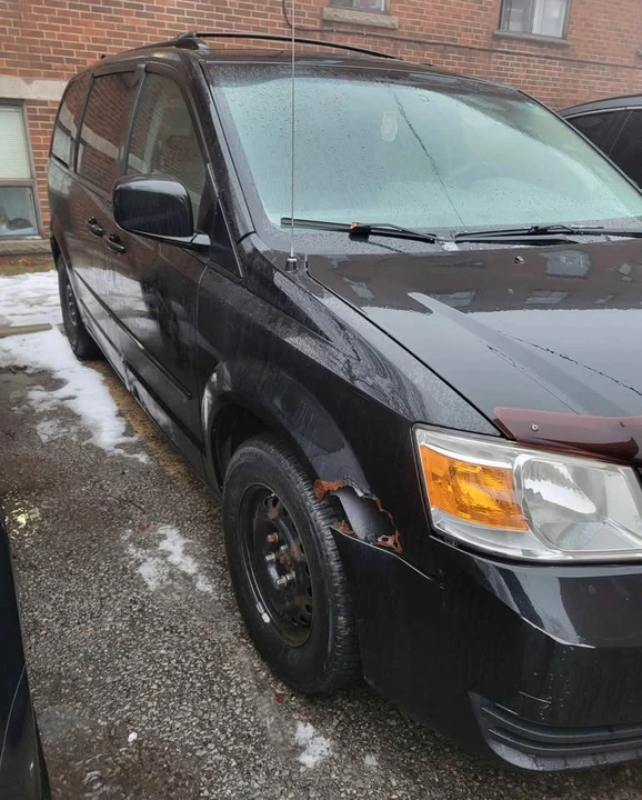 2009 Dodge Caravan - Image 2 of 7