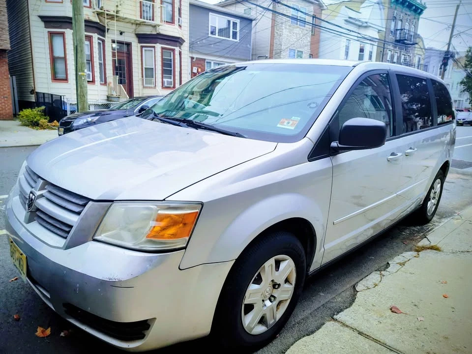 2009 Dodge Caravan - Image 5 of 6
