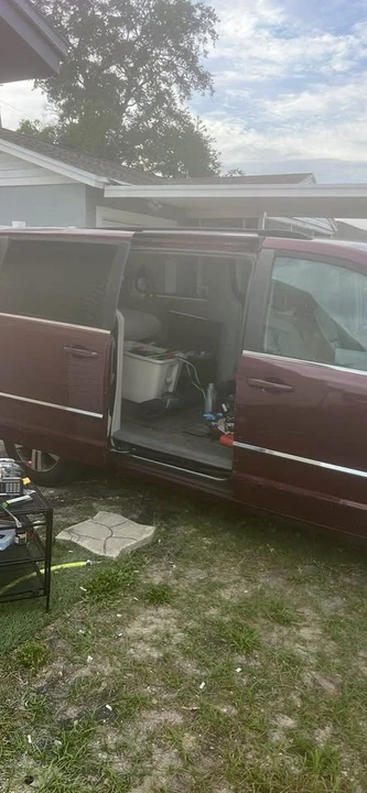 2009 Dodge Caravan - Image 3 of 3
