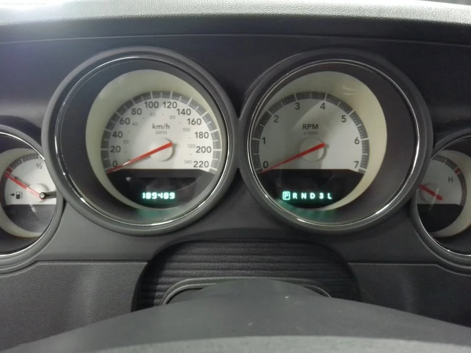 2009 Dodge Challenger 3rd Gen - Image 13 of 16