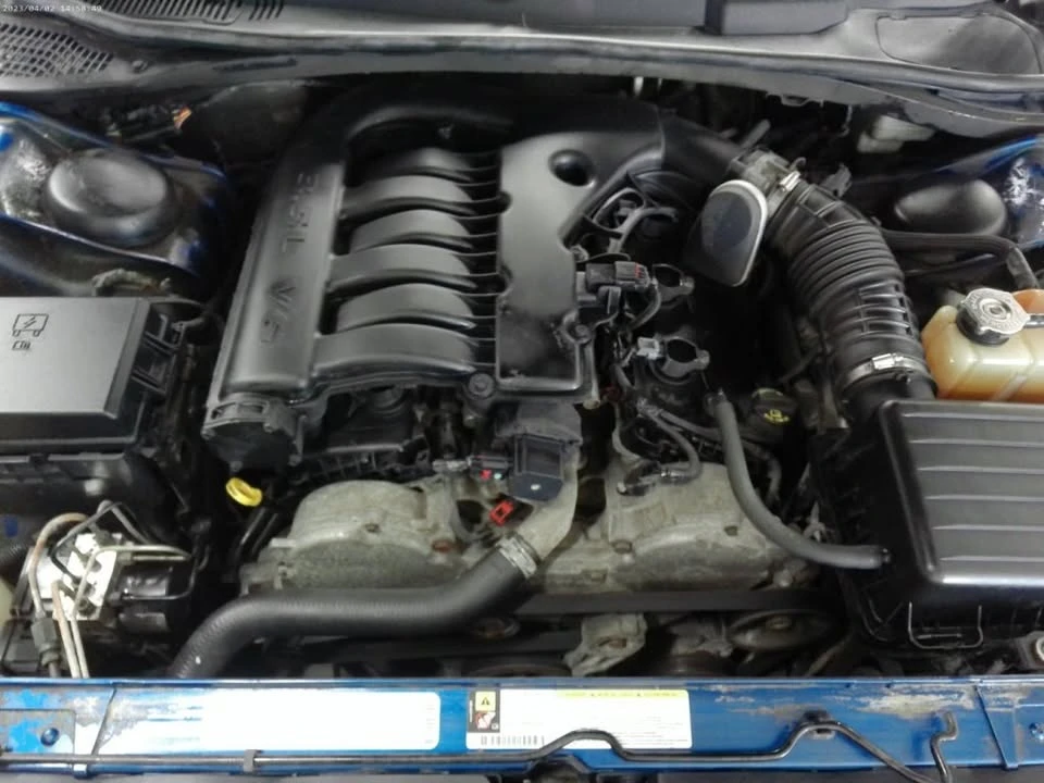 2009 Dodge Challenger 3rd Gen - Image 15 of 16