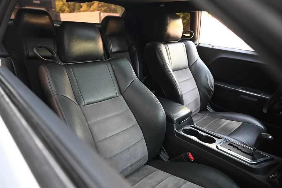 2009 Dodge Challenger 3rd Gen - Image 11 of 20