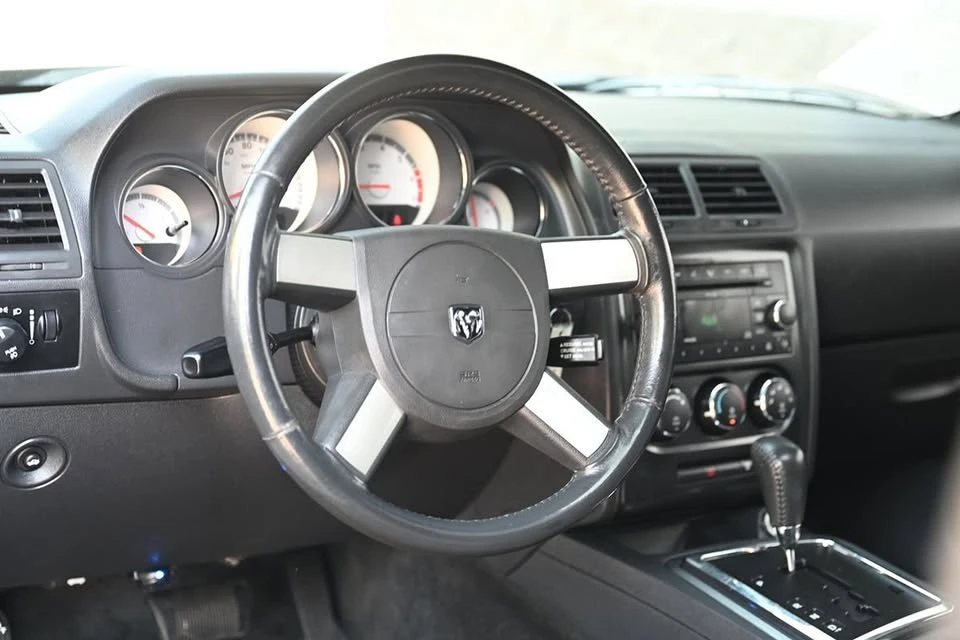 2009 Dodge Challenger 3rd Gen - Image 17 of 20