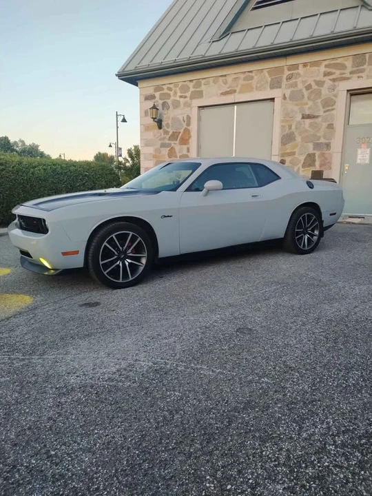 2009 Dodge Challenger 3rd Gen - Image 3 of 12