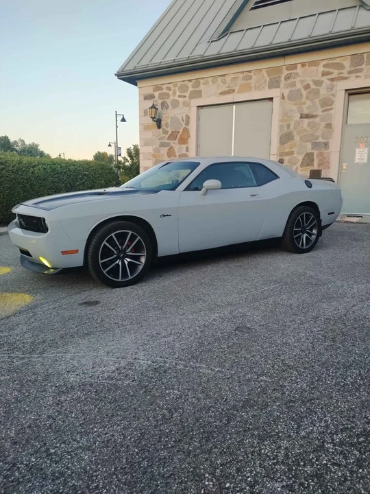 2009 Dodge Challenger 3rd Gen - Image 3 of 17