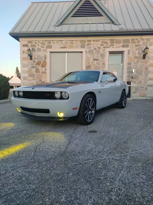 2009 Dodge Challenger 3rd Gen - Image 5 of 17