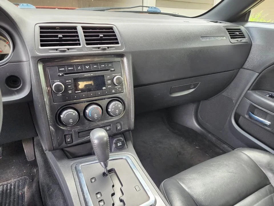 2009 Dodge Challenger 3rd Gen - Image 16 of 17