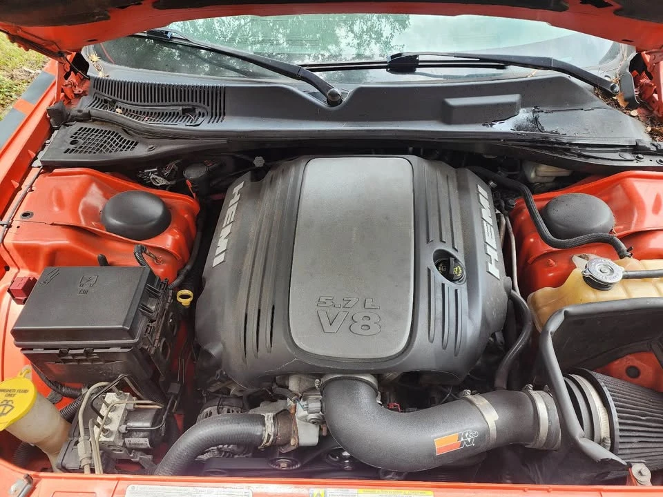 2009 Dodge Challenger 3rd Gen - Image 8 of 17