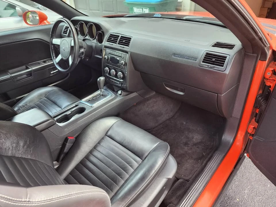 2009 Dodge Challenger 3rd Gen - Image 15 of 17