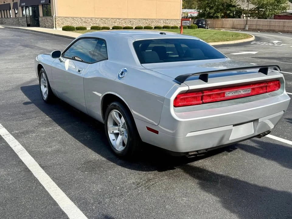 2009 Dodge Challenger 3rd Gen - Image 5 of 11