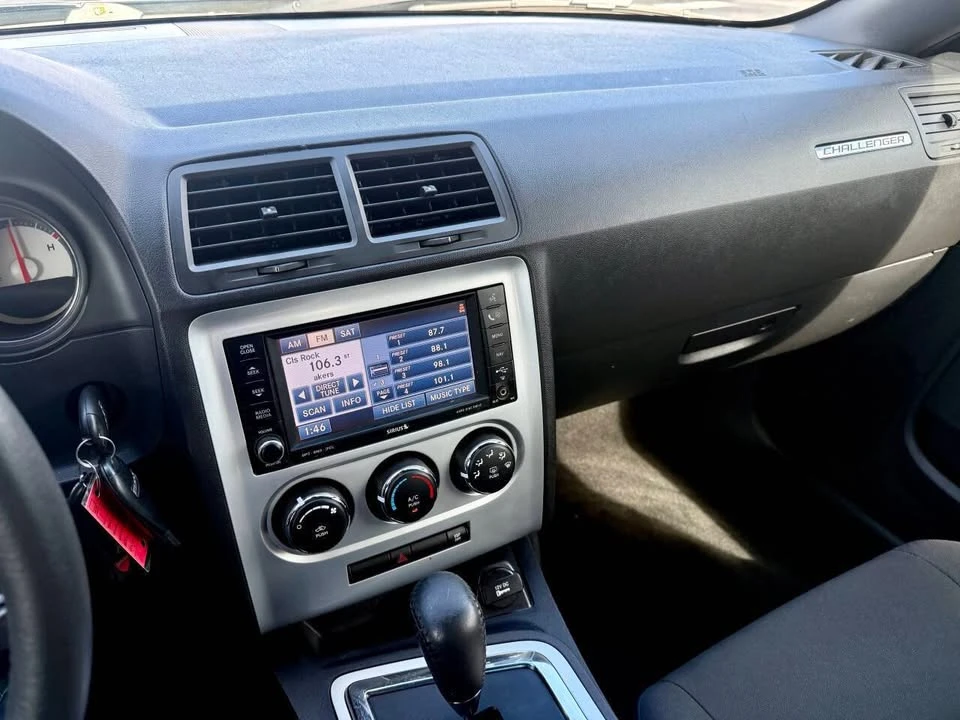 2009 Dodge Challenger 3rd Gen - Image 9 of 11