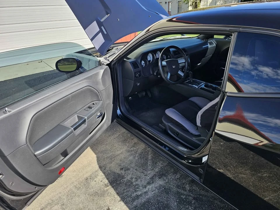 2009 Dodge Challenger 3rd Gen - Image 3 of 13