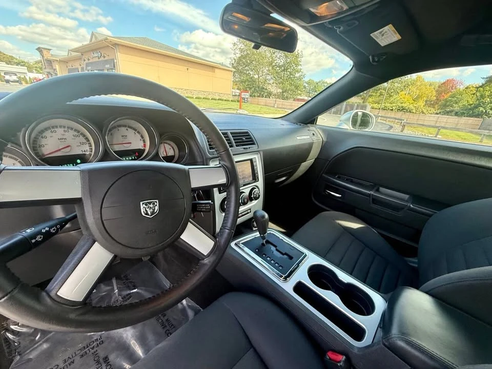 2009 Dodge Challenger 3rd Gen - Image 8 of 11