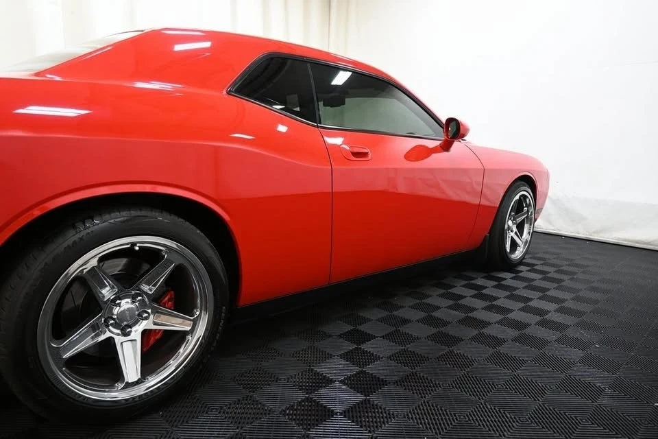 2009 Dodge Challenger 3rd Gen - Image 10 of 19
