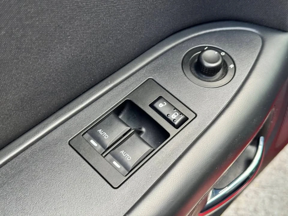 2009 Dodge Challenger 3rd Gen - Image 17 of 20