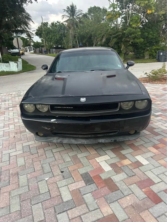 2009 Dodge Challenger 3rd Gen - Image 3 of 7