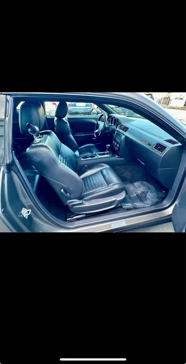 2009 Dodge Challenger 3rd Gen - Image 9 of 14