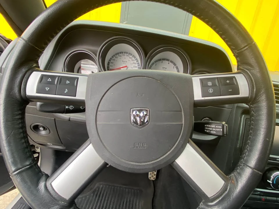 2009 Dodge Challenger 3rd Gen - Image 9 of 17