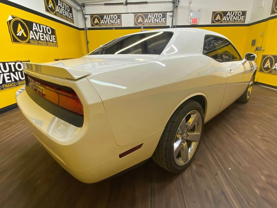 2009 Dodge Challenger 3rd Gen - Image 5 of 17