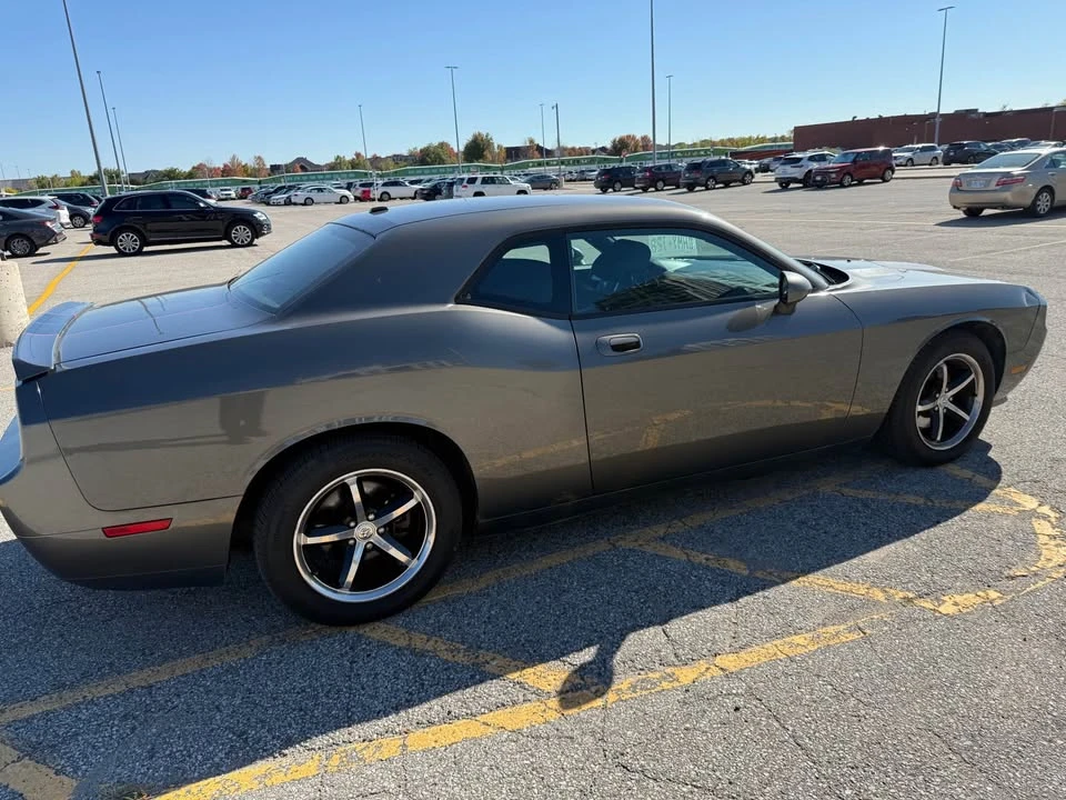 2009 Dodge Challenger 3rd Gen - Image 5 of 12