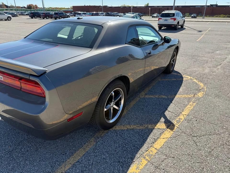2009 Dodge Challenger 3rd Gen - Image 6 of 12