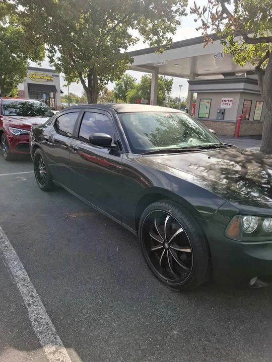 2009 Dodge Challenger 3rd Gen - Image 4 of 5