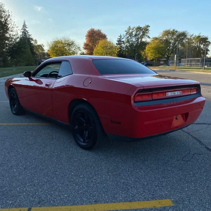 2009 Dodge Challenger 3rd Gen - Image 5 of 13