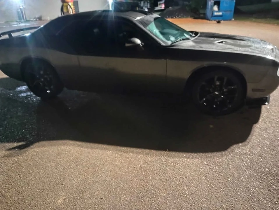 2009 Dodge Challenger 3rd Gen - Image 3 of 4