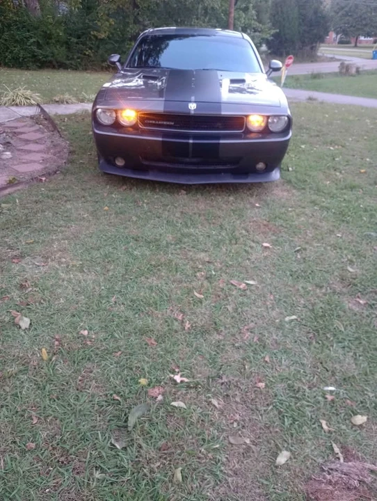 2009 Dodge Challenger 3rd Gen - Image 2 of 4