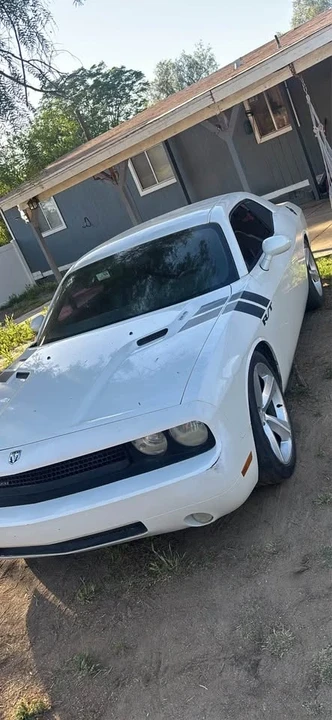 2009 Dodge Challenger 3rd Gen - Image 2 of 5