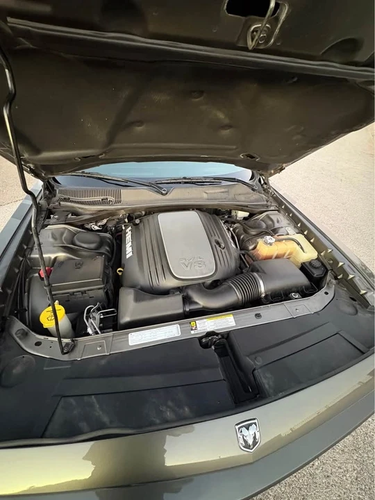 2009 Dodge Challenger 3rd Gen - Image 11 of 15